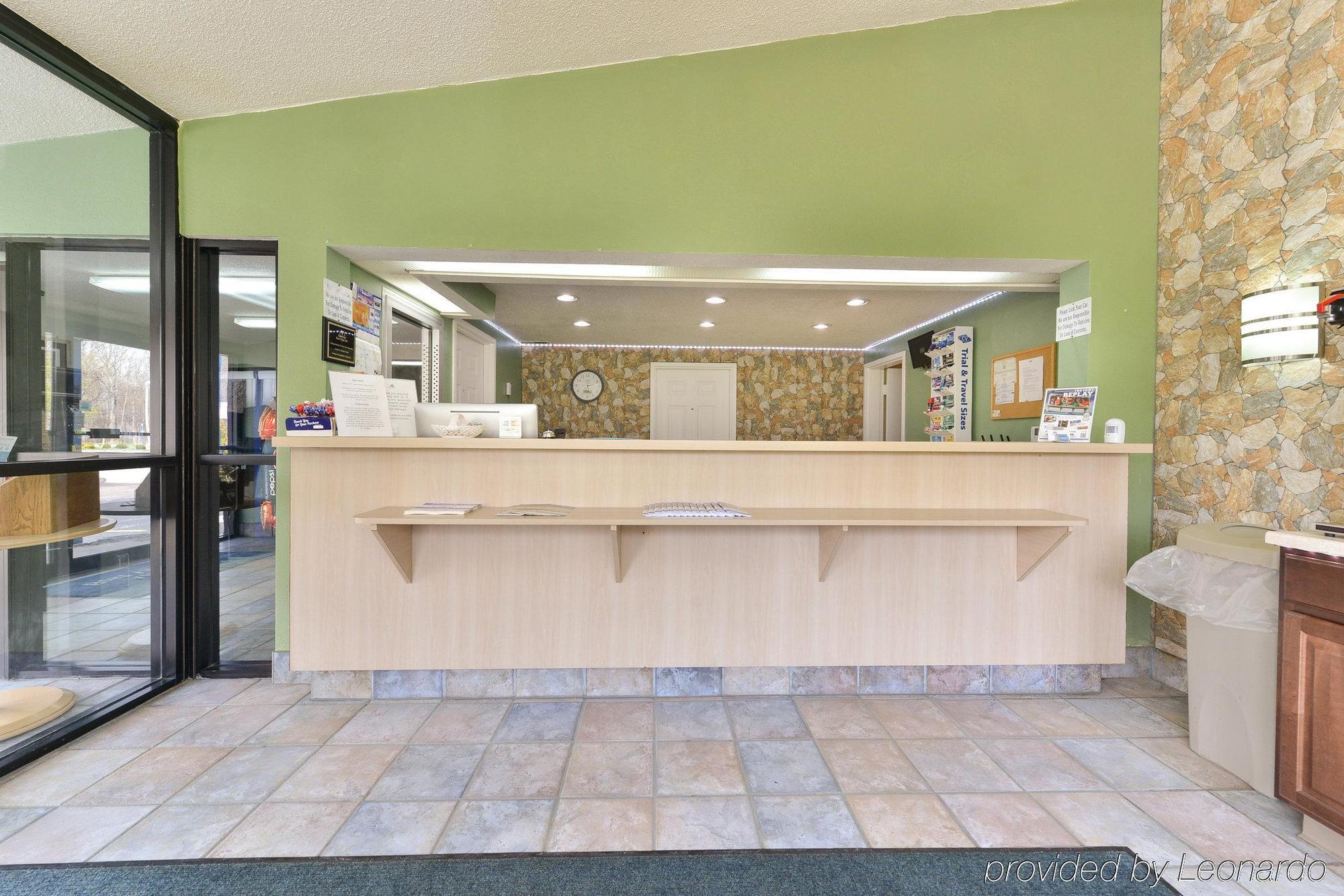 Mentor Home Inn And Suites Interior photo